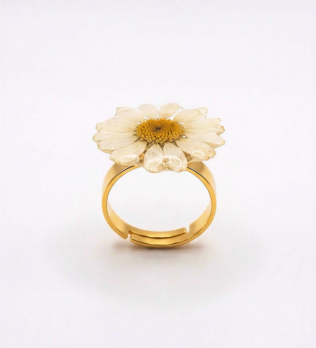 Ring with real manousaki flower