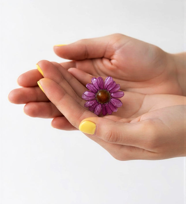 Ring with real manousaki flower