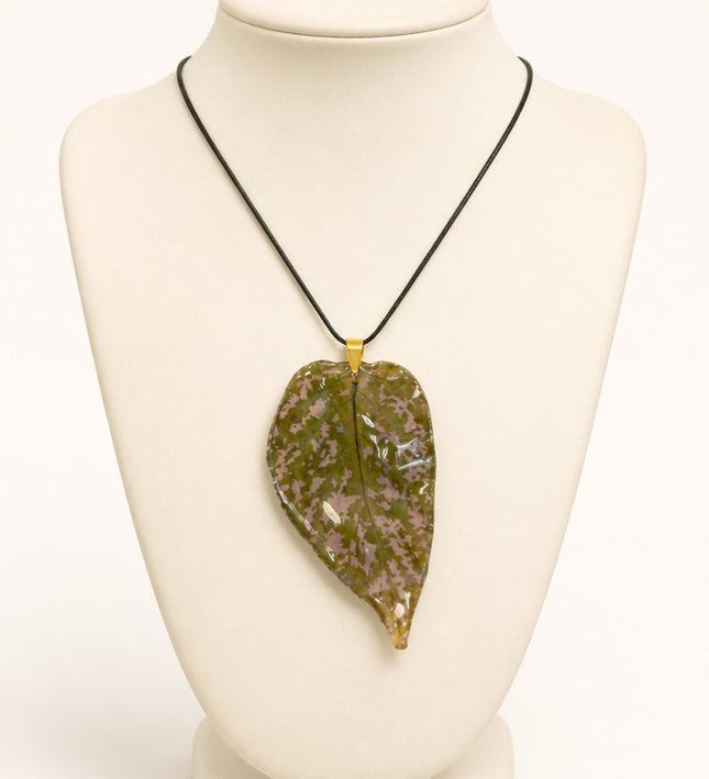 Pendant with Real Polka Leaf in Resin