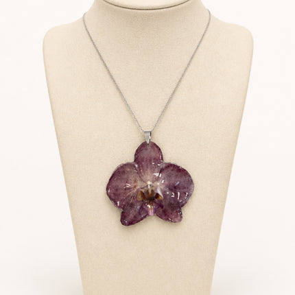 Μενταγιόν με Αληθινή Μωβ Ορχιδέα Phalaenopsis σε υγρό γυαλί