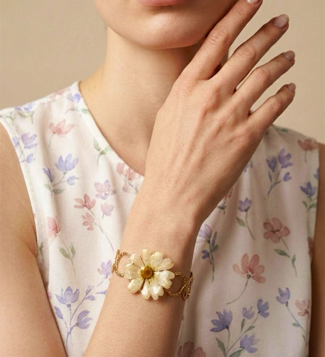 Cuff bracelet with real Anemone