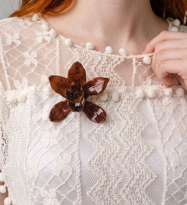Hair comb, true blue phalaenopsis orchid