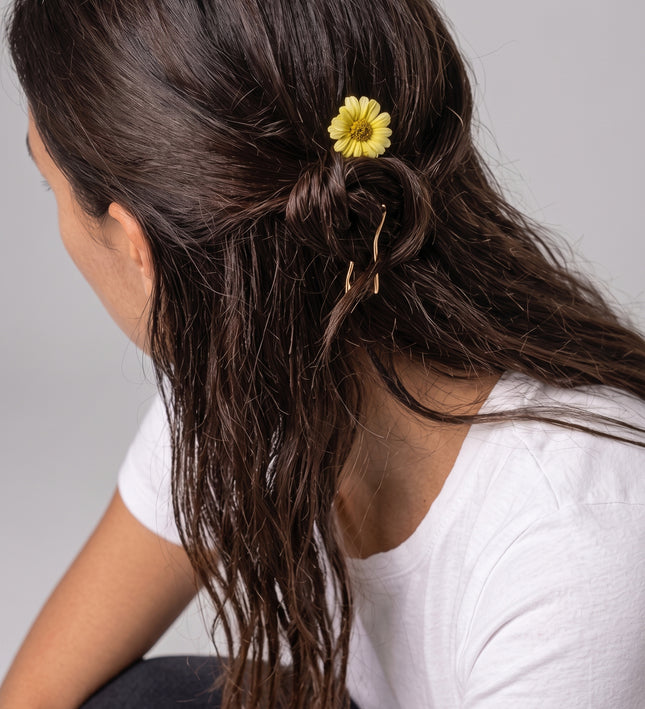 Hairpin with Real Daisy Flower