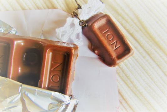 Almond chocolate locket