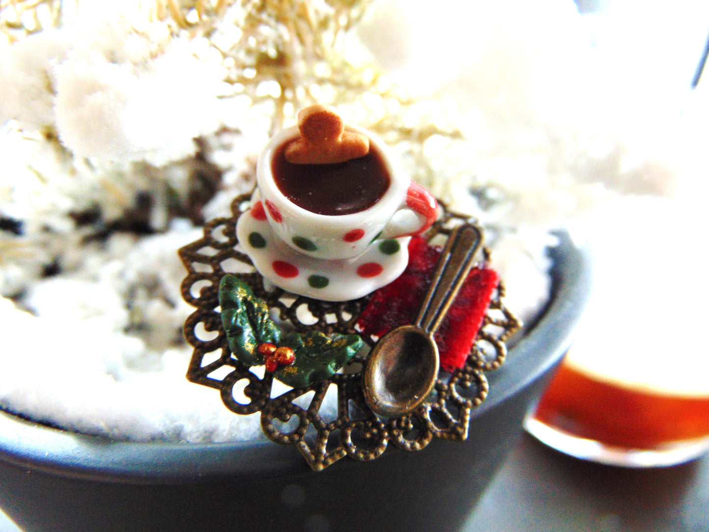 Δαχτυλίδι Χριστουγεννιάτικη σοκολάτα σε κεραμικό φλυτζανάκι