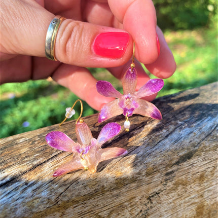 Mini orchid berry oda earrings