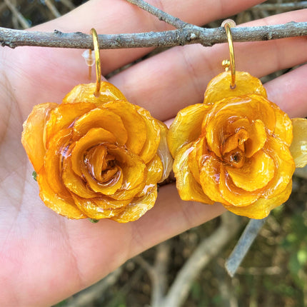 Real mini rose earrings