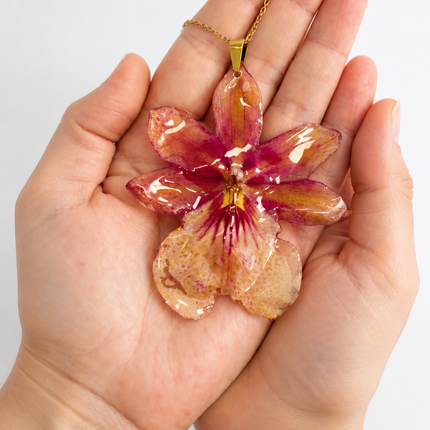 Μενταγιόν με Αληθινή Ορχιδέα Odontoglossum σε Υγρό Γυαλί